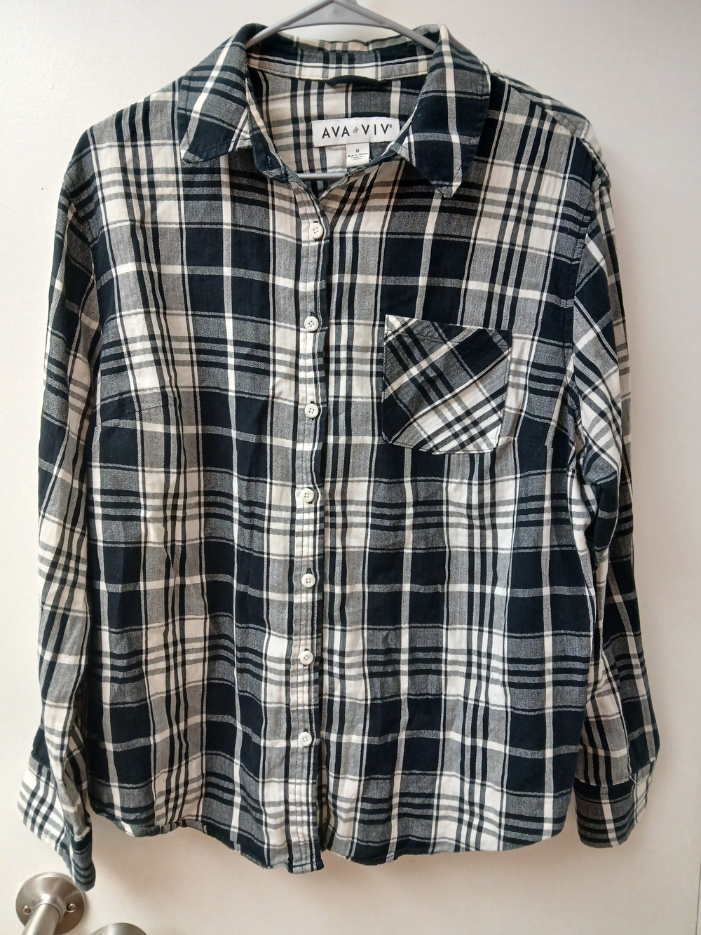 AVA & VIV Womans  Black and White Plaid Button-Up Shirt